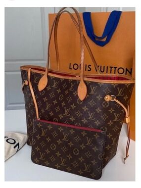 Authentic Louis Vuitton Neverfull MM Tote with Pouch - Cherry Red Interior